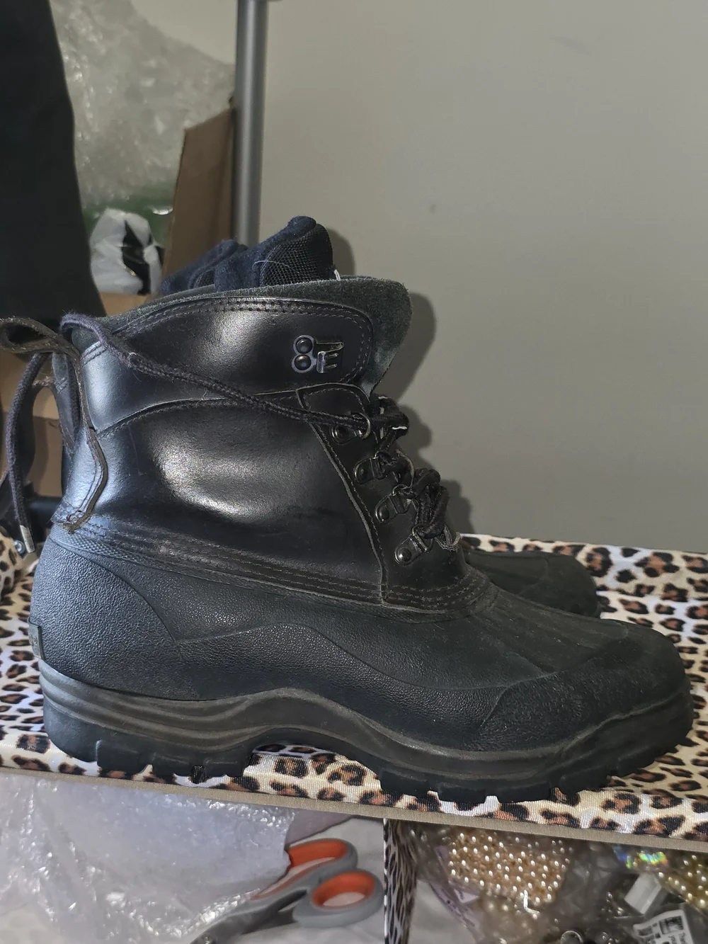 Explorer Men's 10 Black Leather Thinsulate Insulated Duck Winter Snow Boot